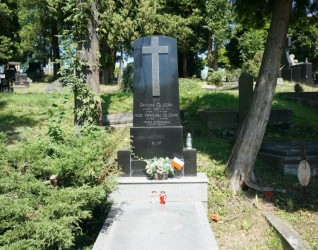 Grób Wacława Olszaka