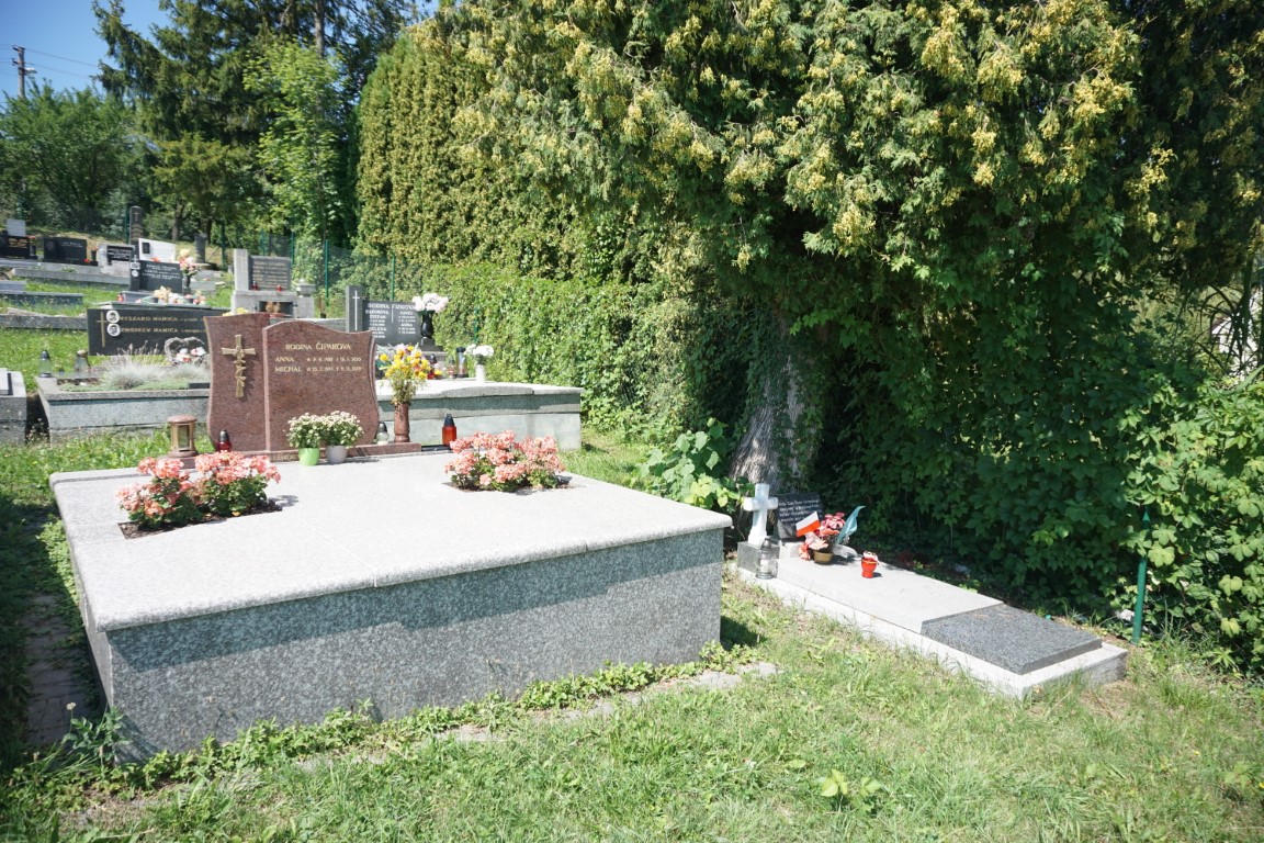 Three Polish war graves