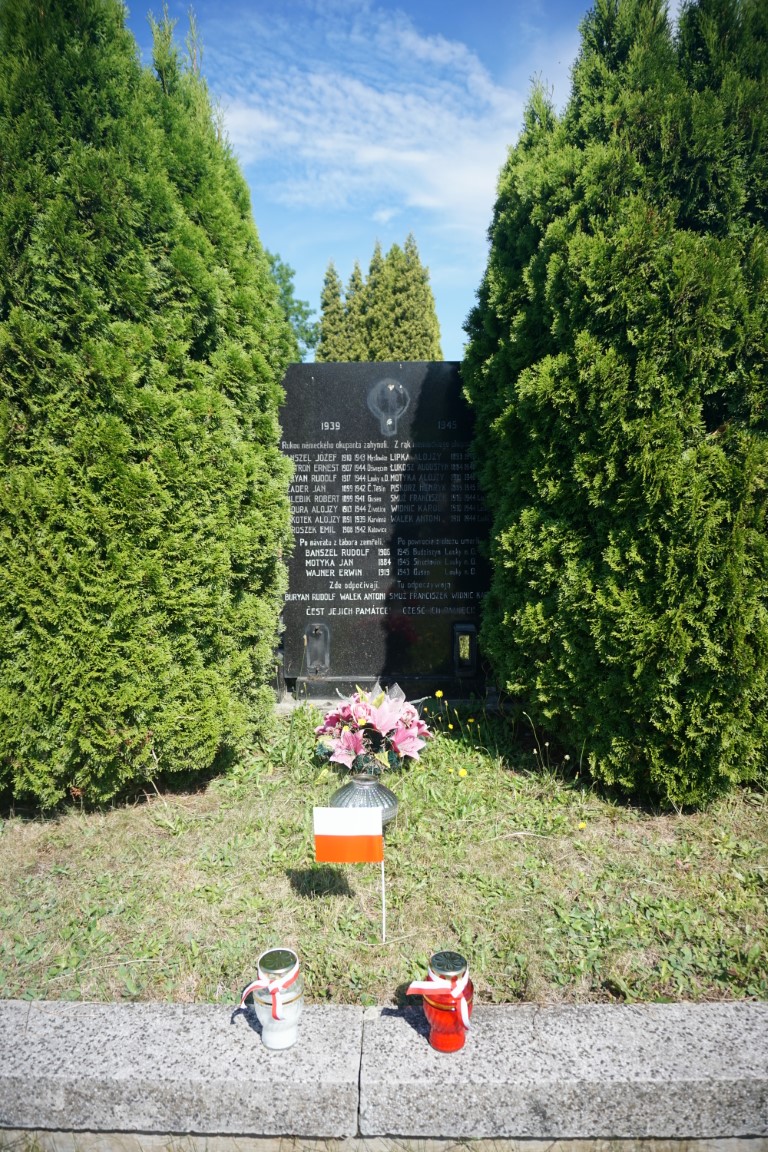 Могила розстріляних 8.09.1944 р. мешканців Луги с. Ольше та символічне вшанування пам'яті жертв Другої світової війни