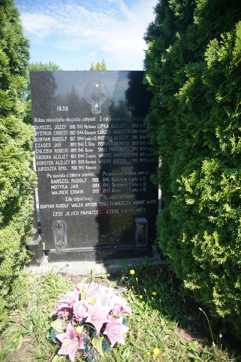 Могила розстріляних 8.09.1944 р. мешканців Луги с. Ольше та символічне вшанування пам'яті жертв Другої світової війни