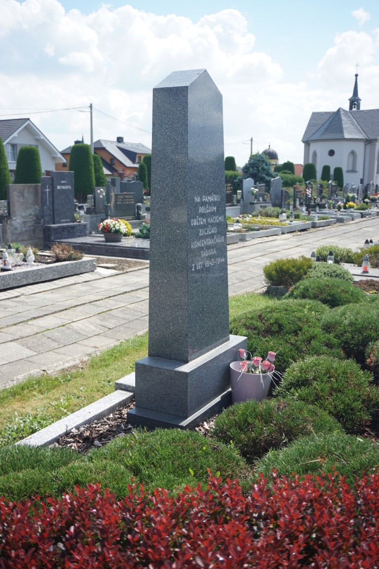 Grave of the victims of Polenlager No. 83