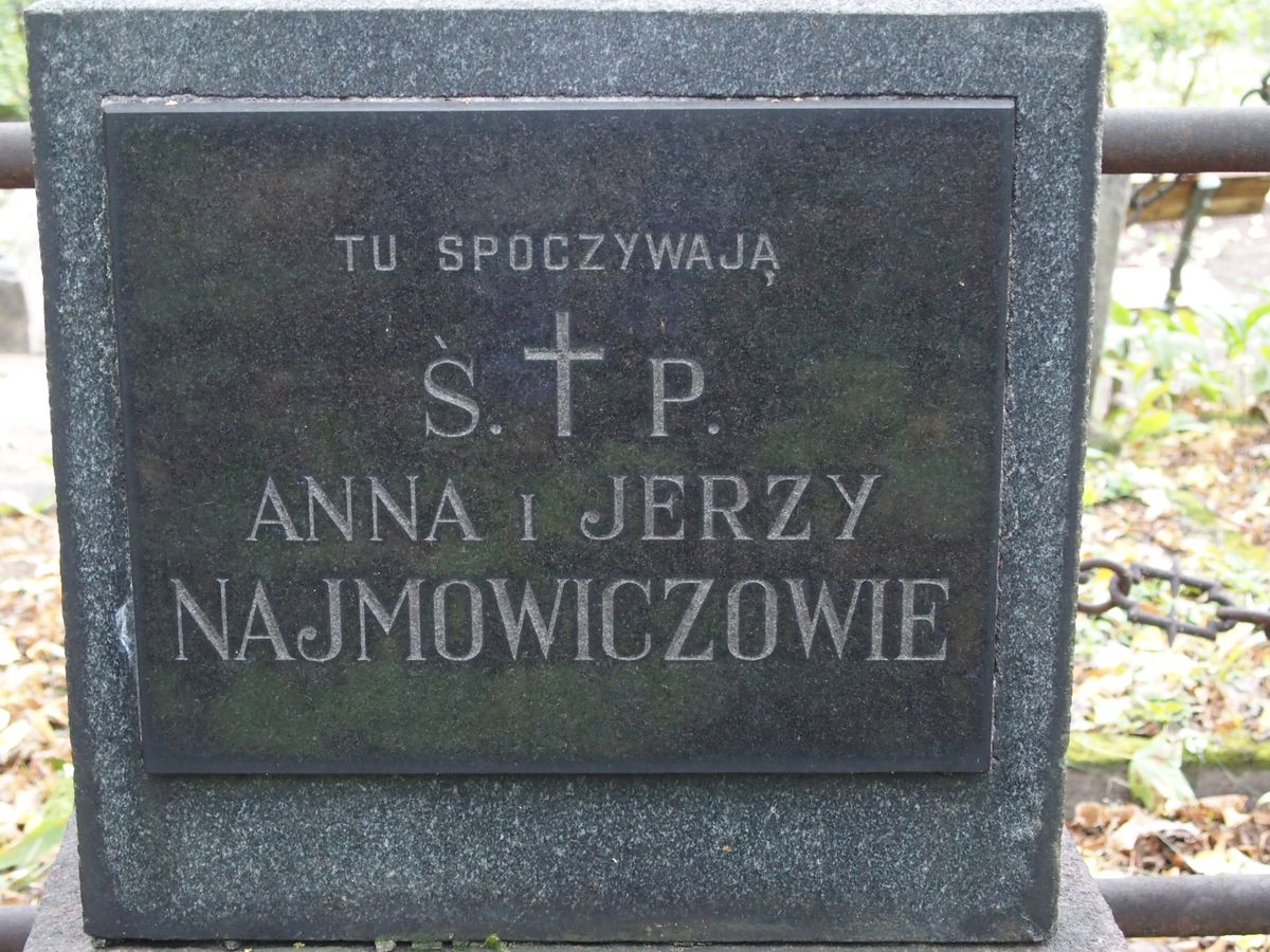 Inscription from the gravestone of Anna Najmowicz and Jerzy Najmowicz, St Michael's cemetery in Riga, as of 2021.