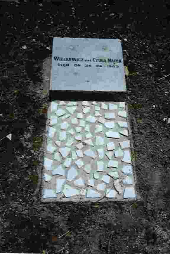 Maria Więckowicz-Czuba, Polish graves in the Sevri Christian Cemetery