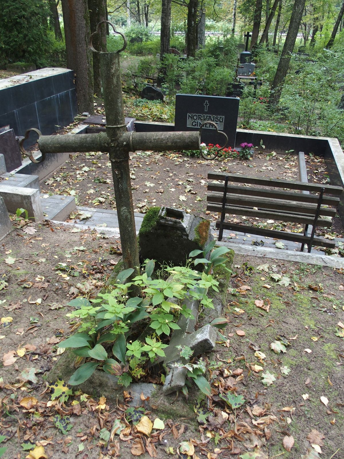 Nagrobek Konstantego Taliana, cmentarz św. Michała w Rydze, stan z 2021 r.