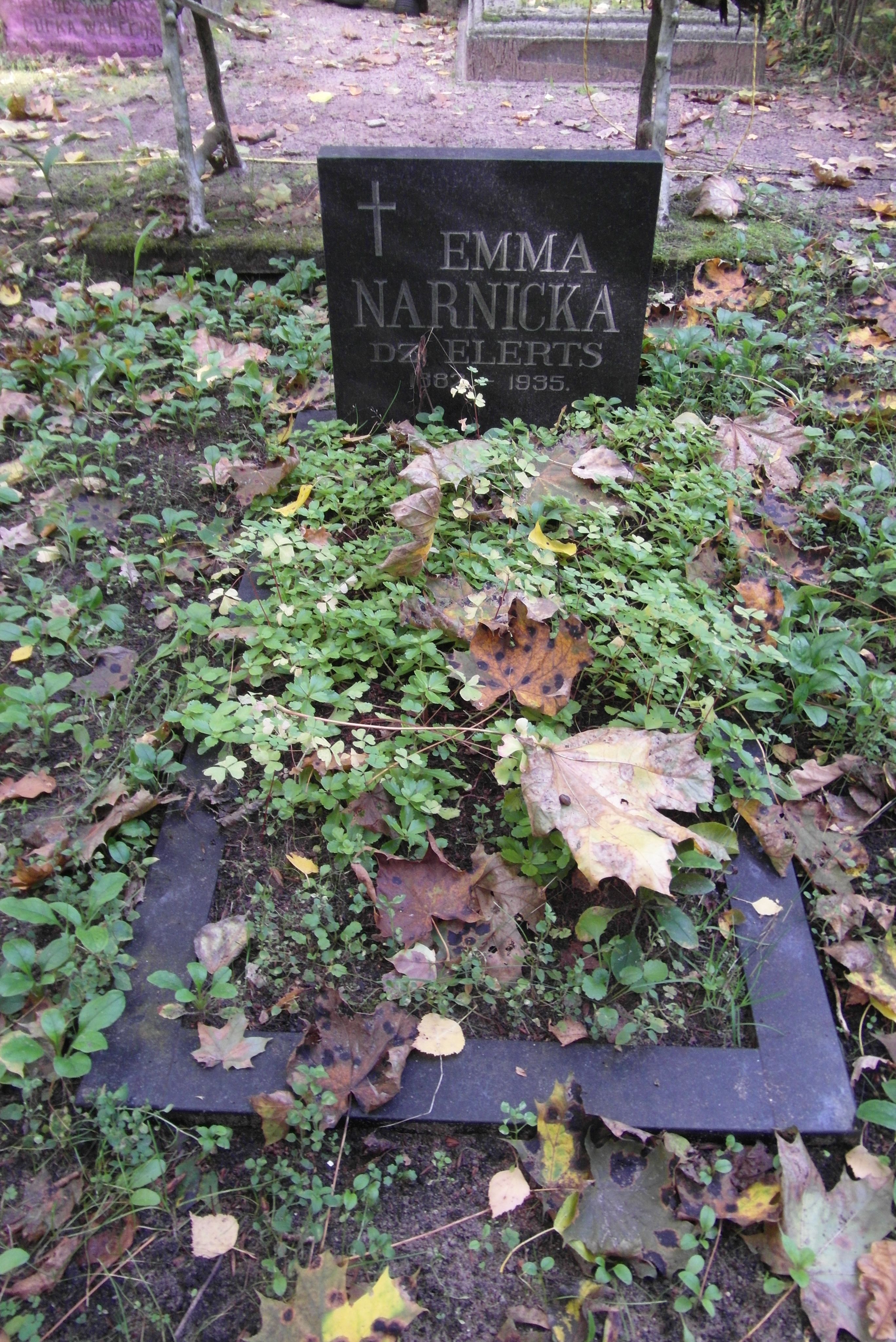 Tombstone of Emma Narnicka, St Michael's cemetery in Riga, as of 2021.