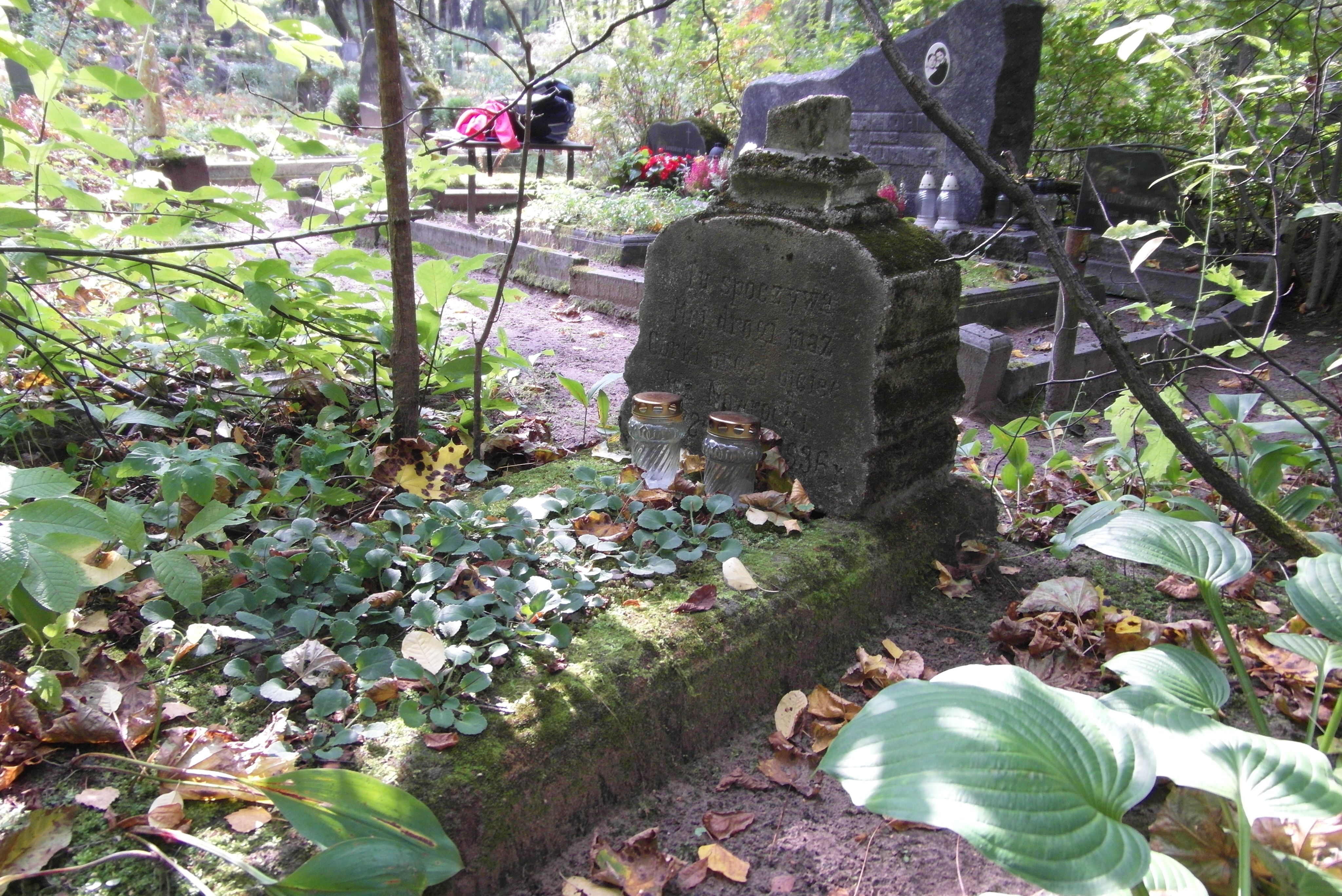 Nagrobek Jana Nawrockiego, cmentarz św. Michała w Rydze, stan z 2021 r.