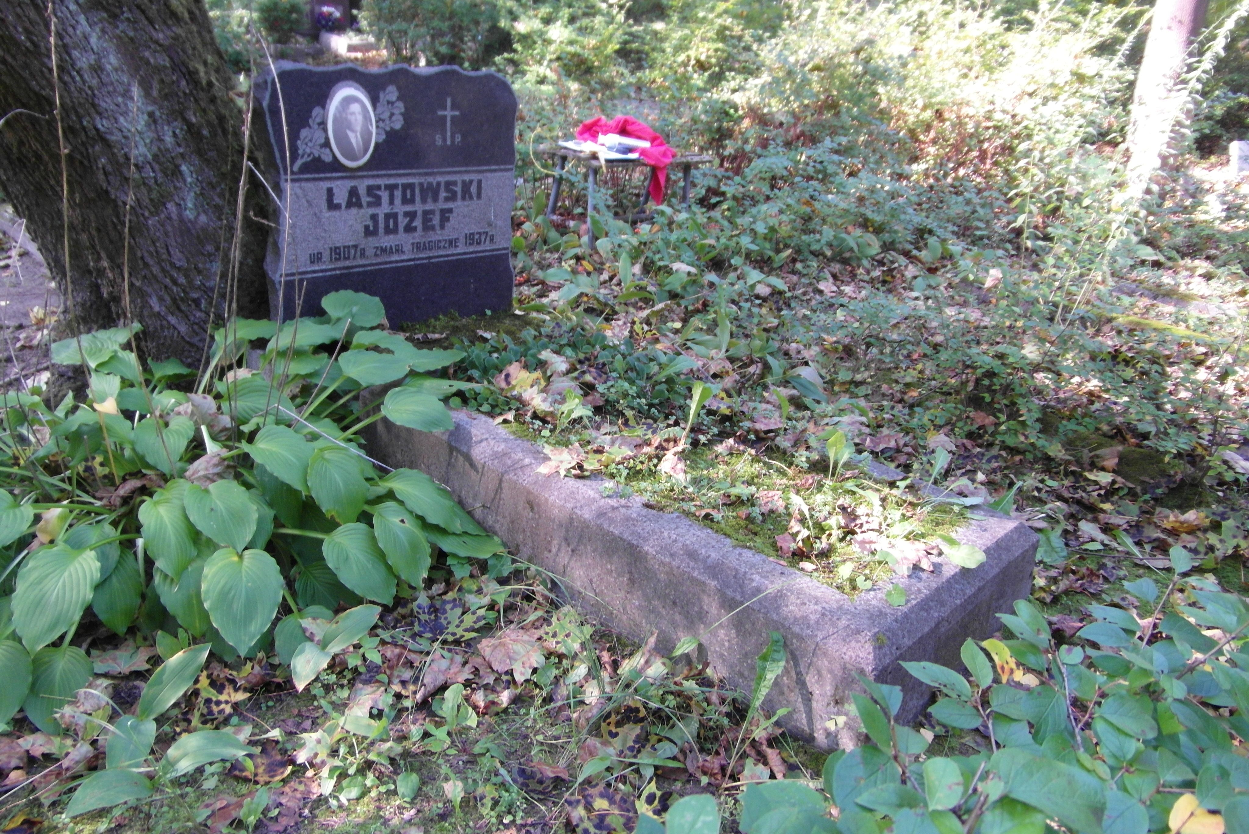 Tombstone of Jozef Lastowski, St Michael's cemetery in Riga, as of 2021.