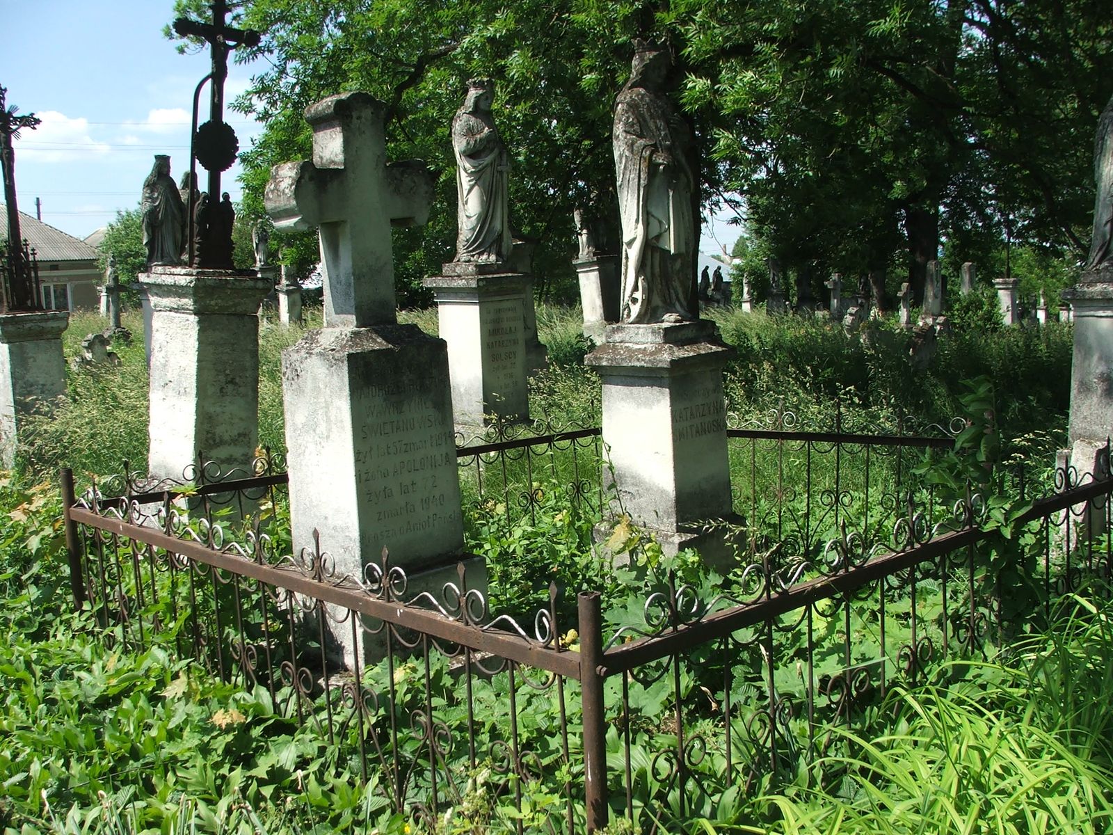 Tombstone of Apolonia and Wawrzyniec Swietanowski, Zbarazh cemetery, as of 2018