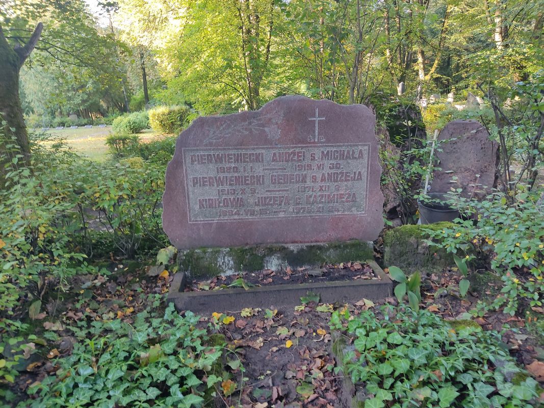 Tombstone of the Piewniecki family