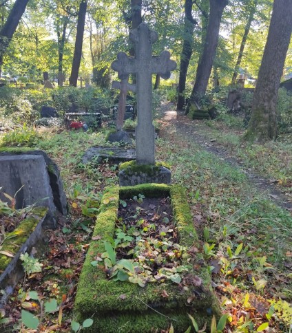 Nagrobek Franciszki Daugełowej i Heleny Jałowieckiej