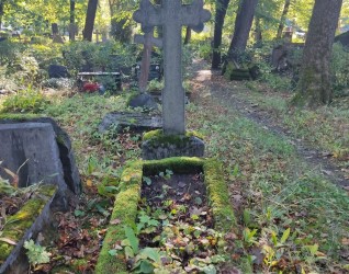 Nagrobek Franciszki Daugełowej i Heleny Jałowieckiej