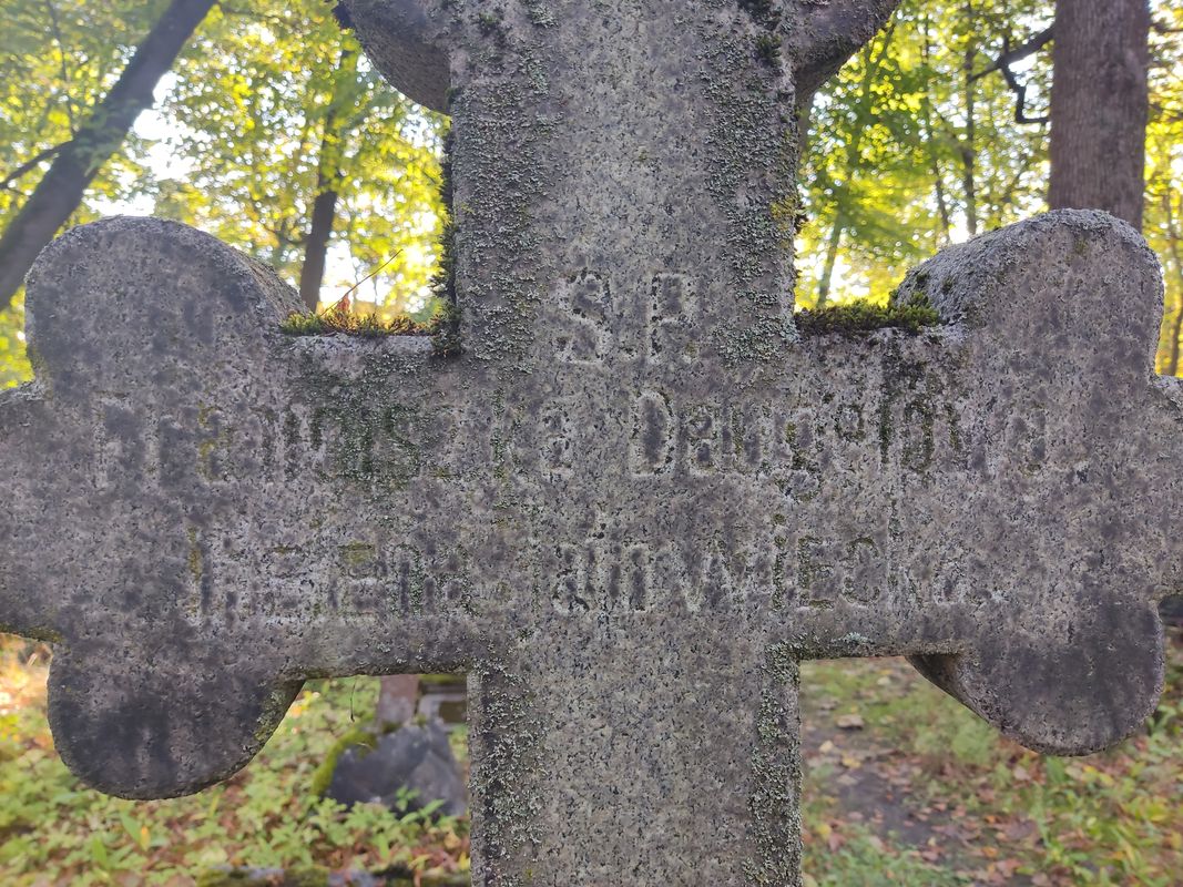 Tombstone of Franciszka Daugełowa and Helena Jałowiecka