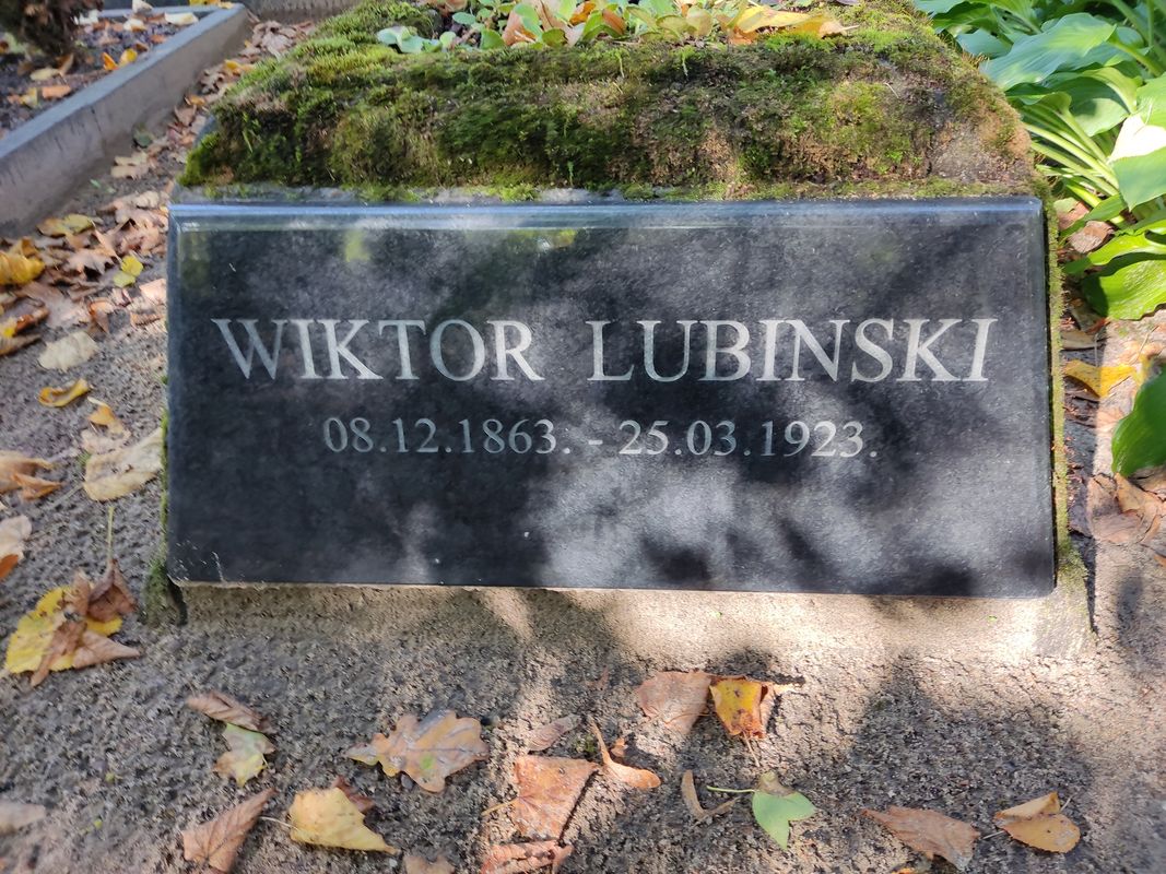 Tombstone of Viktor Lubiński