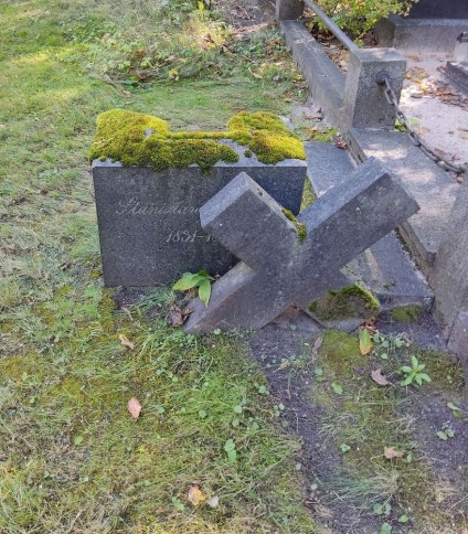 Nagrobek Stanisława Kurowskiego