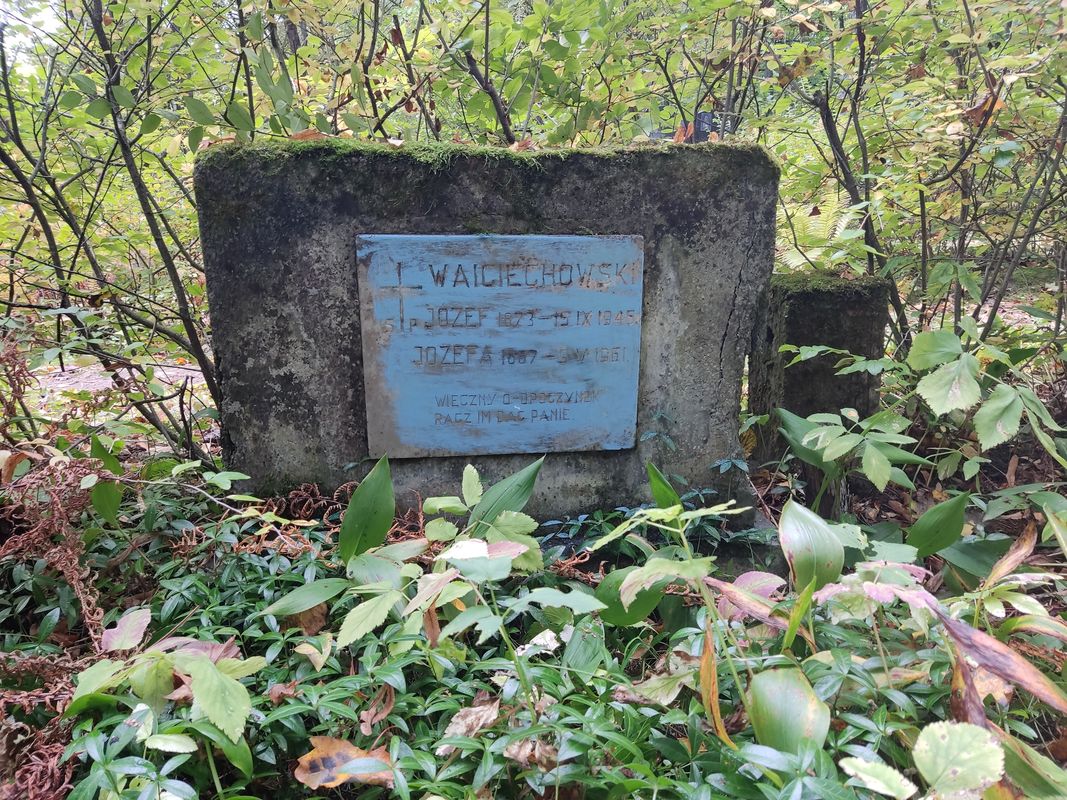Tombstone of Jozef Waiciechowski
