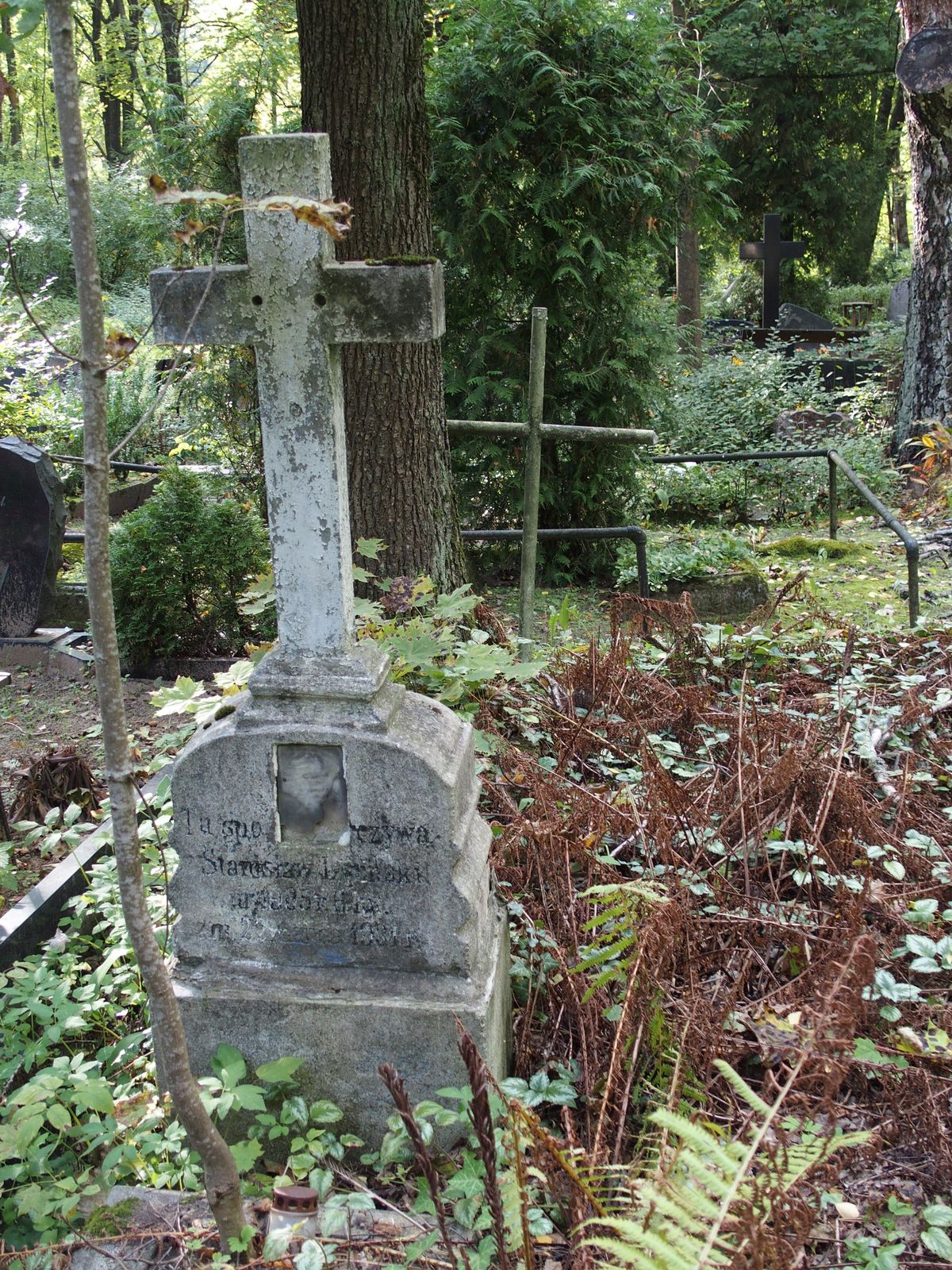 Nagrobek Stanisława Lipińskiego, cmentarz św. Michała w Rydze, stan z 2021 r.