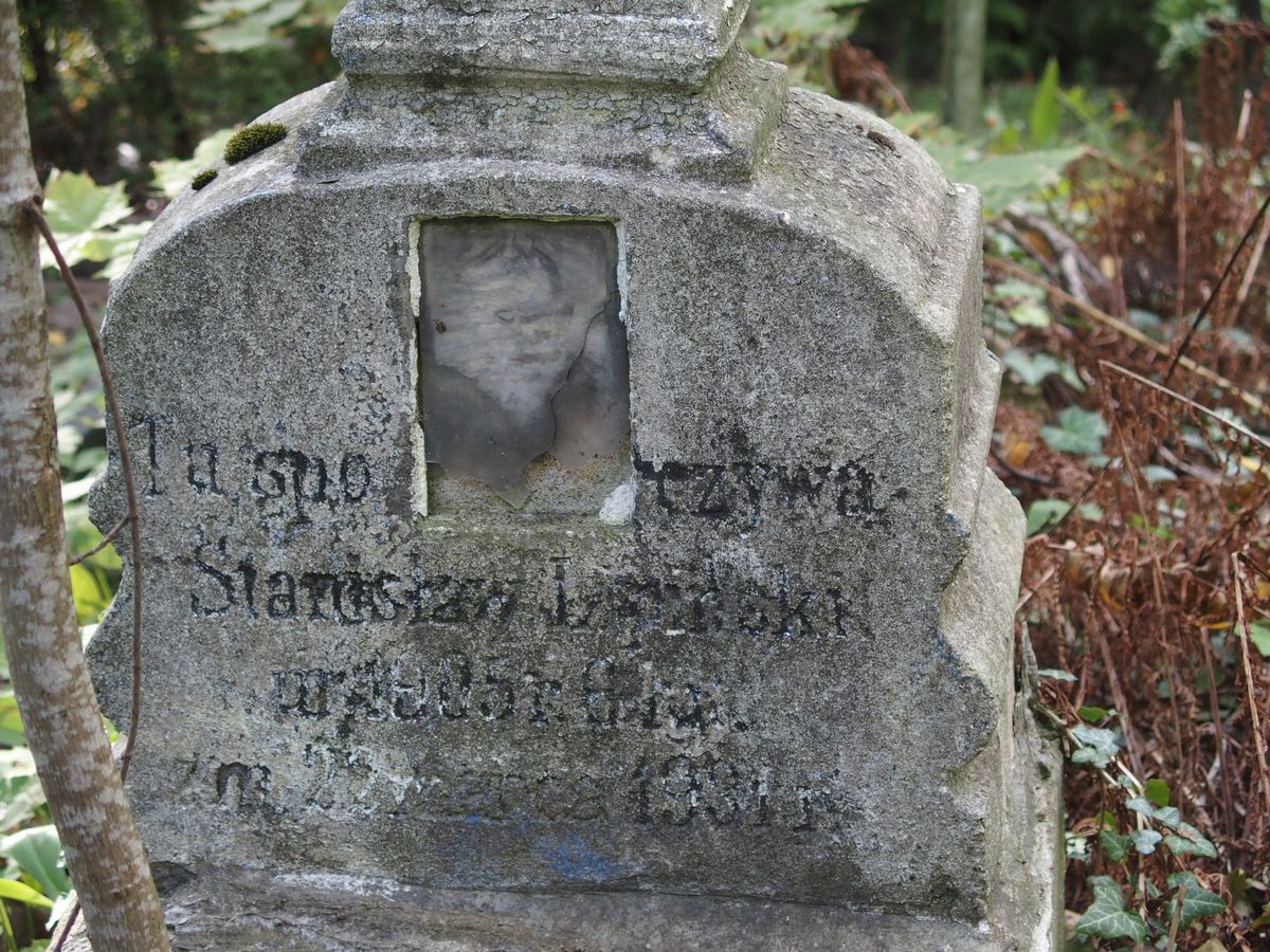 Napis z nagrobka Stanisława Lipińskiego, cmentarz św. Michała w Rydze, stan z 2021 r.