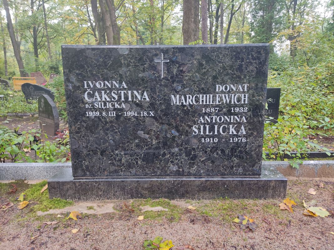 Tombstone of Iwonna Czakstina Donata Marcin lewich and Antonina Silicka