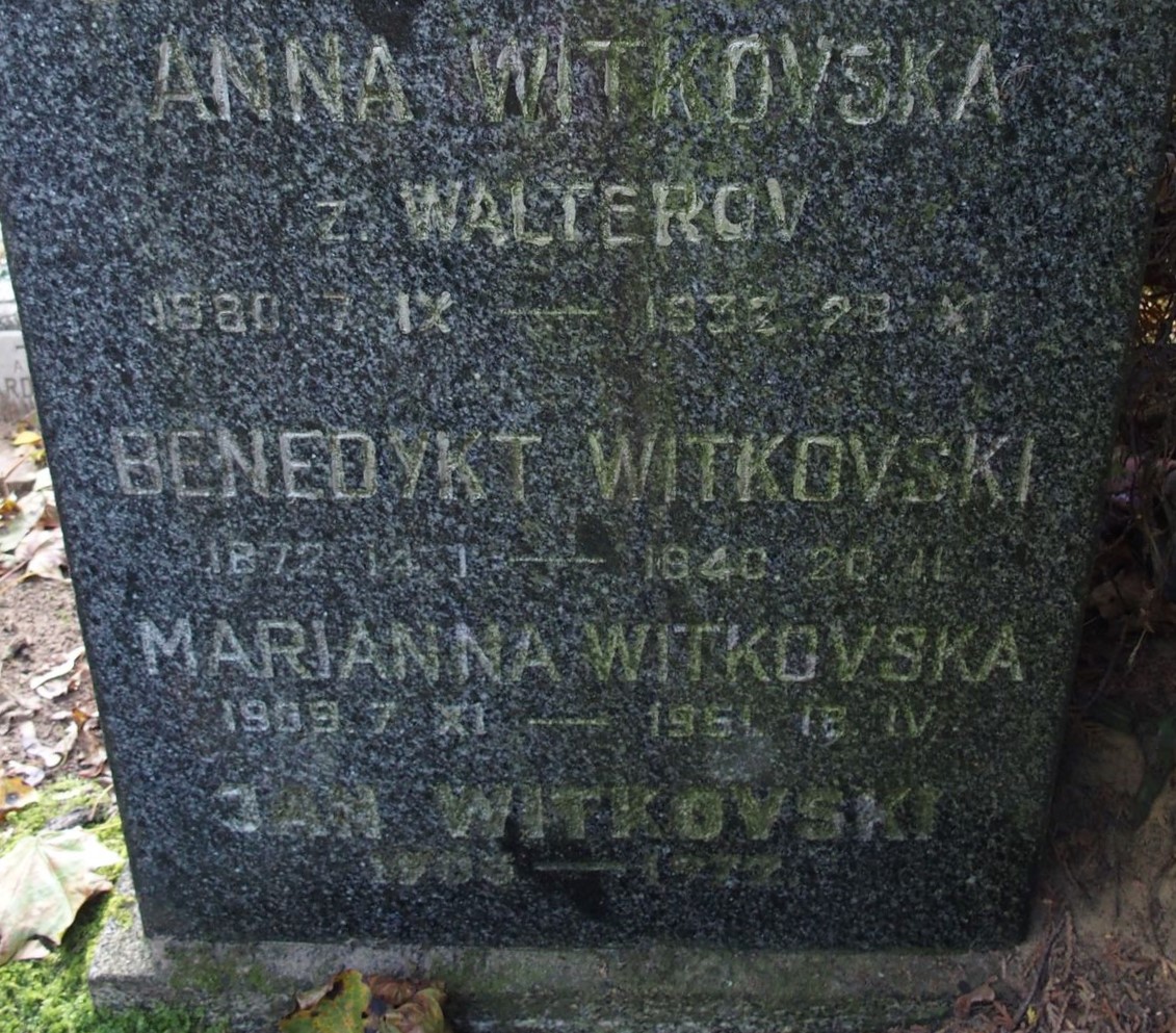 Inscription from the gravestone of Anna Witkowska, Marianna Witkowska, Benedict Witkowski and Jan Witkowski, St Michael's cemetery in Riga, as of 2021.