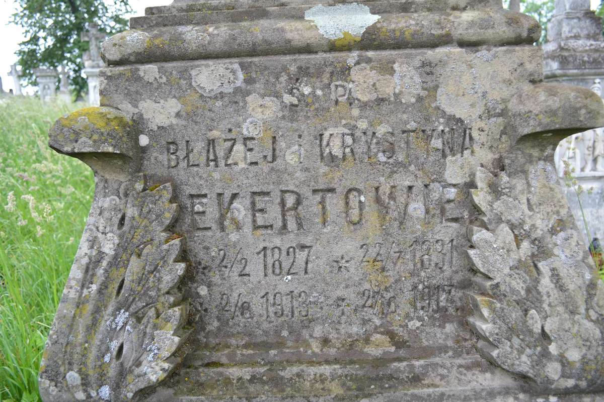 Fragment of the tombstone of Blazej and Krystyna Ekert, Zbarazh cemetery, as of 2018