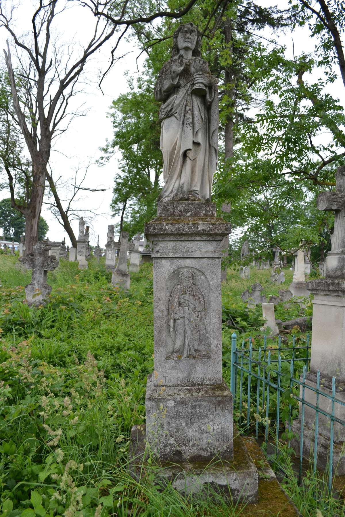 Tombstone of Jan and Michalina Slominski, Zbarazh cemetery, state of 2018