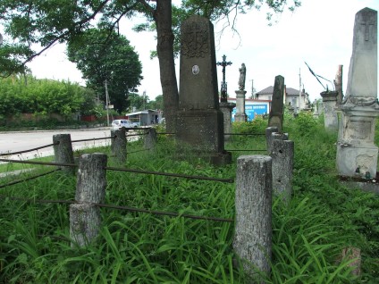 Nagrobek rodziny Szczepanowskich, cmentarz w Zbarażu, stan z 2018