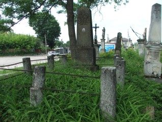 Nagrobek rodziny Szczepanowskich, cmentarz w Zbarażu, stan z 2018