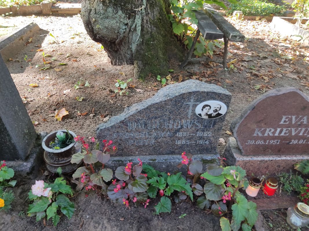 Tombstone of Bronislava and Piotr Dmuchowski