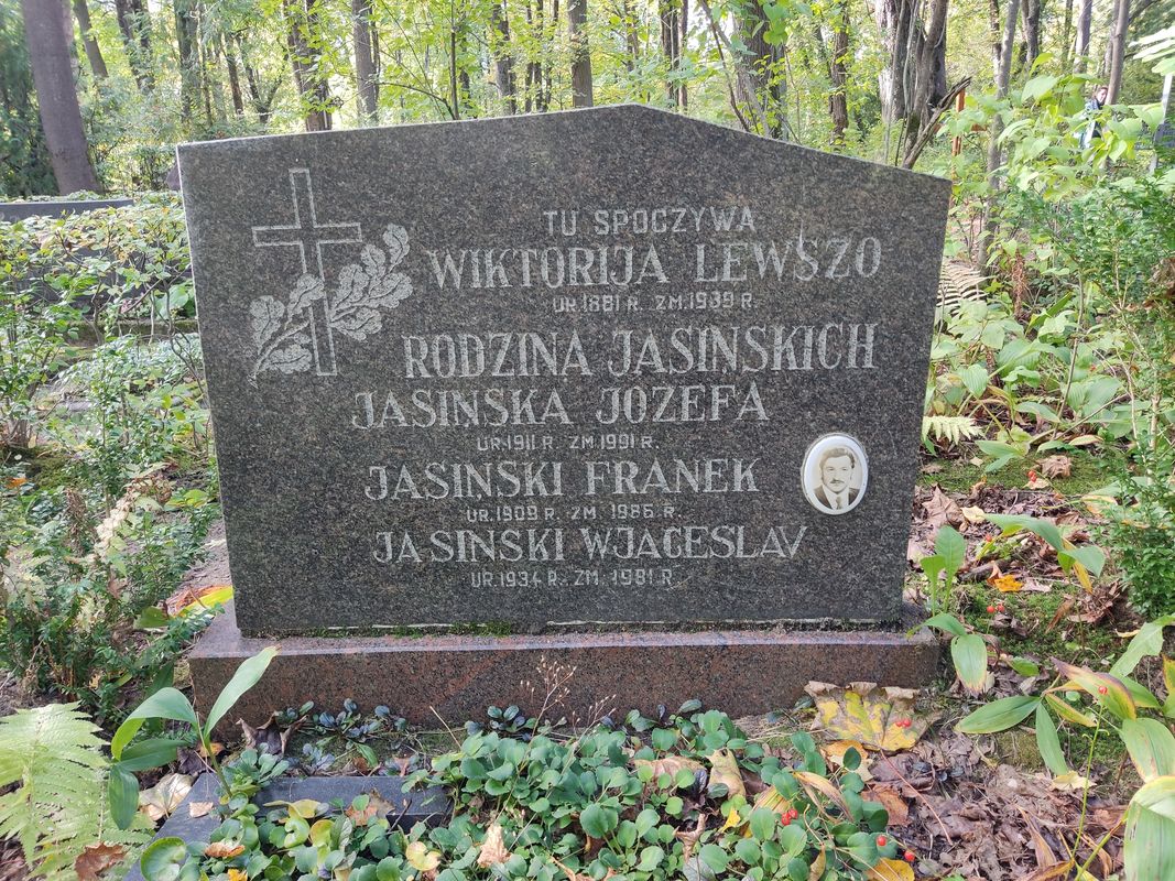 Tombstone of the Jasiński family