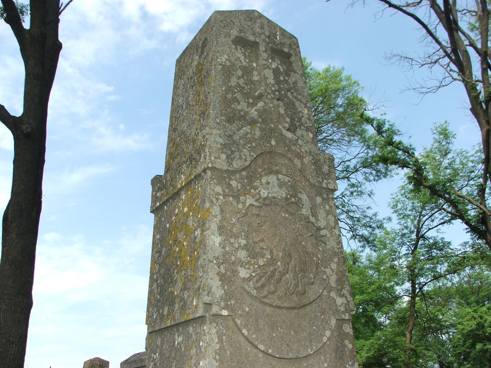 Tombstone of Leopold Raczynski, Zbarazh cemetery, as of 2018