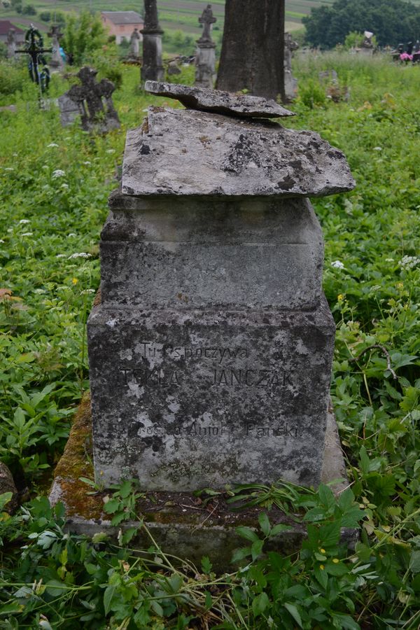 Tombstone of Tekla Janczak, Zbarazh cemetery, as of 2018