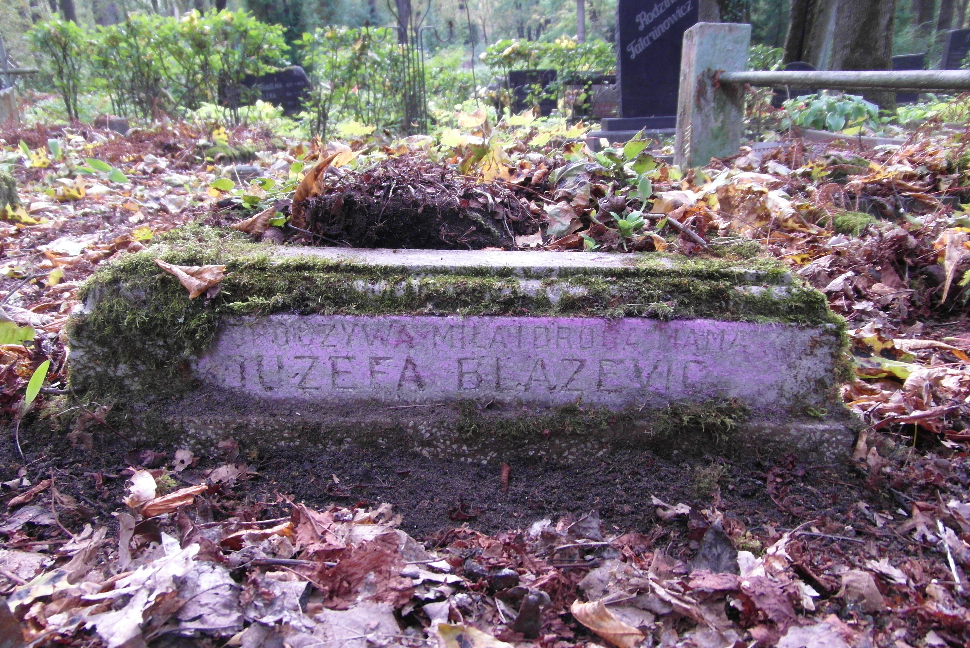 Inscription from the gravestone of Jozefa Blazevic (Blazevic), St Michael's cemetery in Riga, as of 2021.