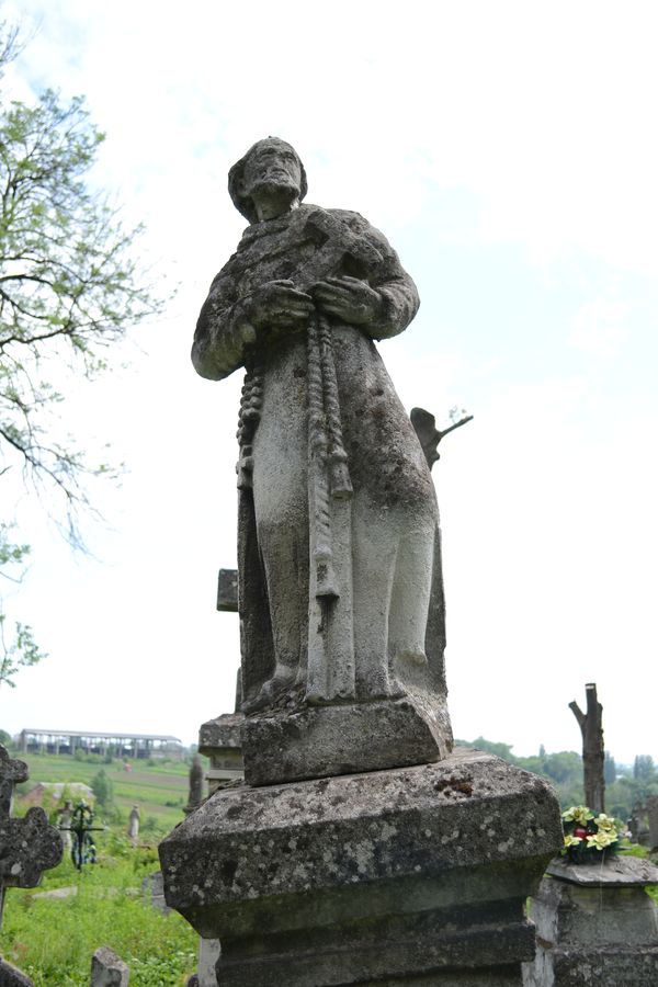 Tombstone figure of N.N., Zbarazh cemetery, state of 2018