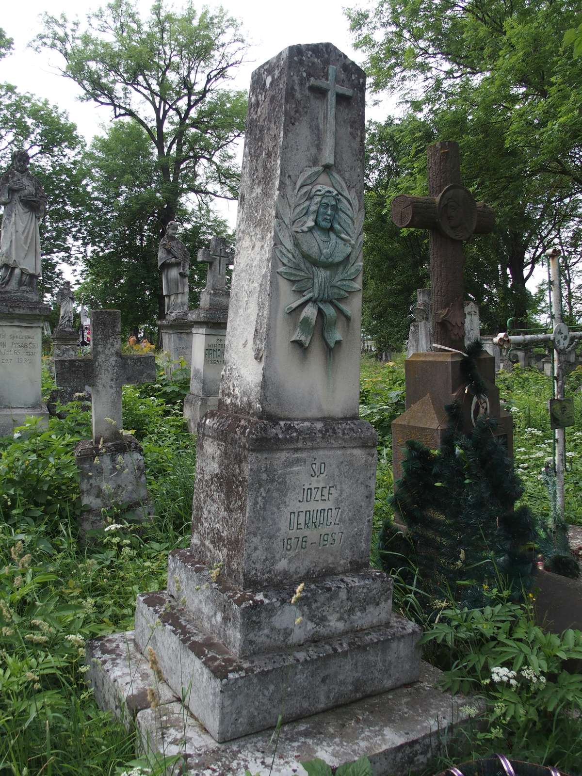 Nagrobek Józefa Derkacza, cmentarz w Zbarażu, stan z 2018 r.