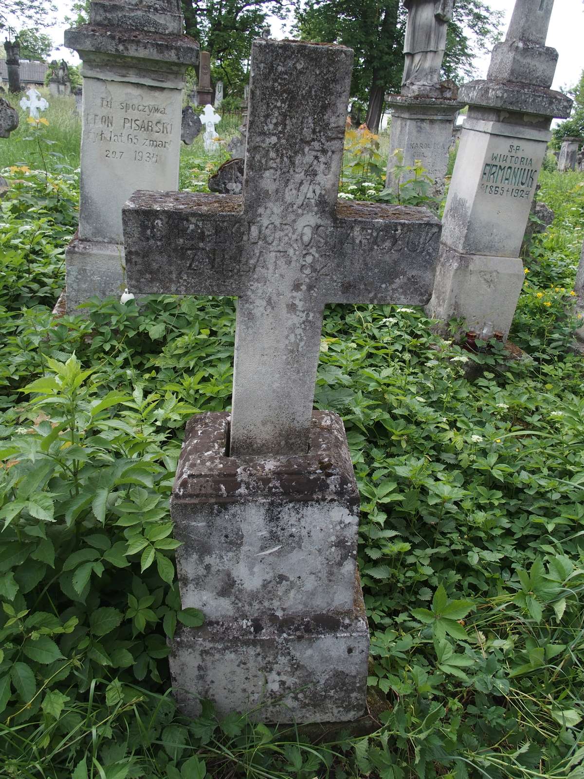 Tombstone of Teodor Ostarchuk, Zbarazh cemetery, as of 2018.