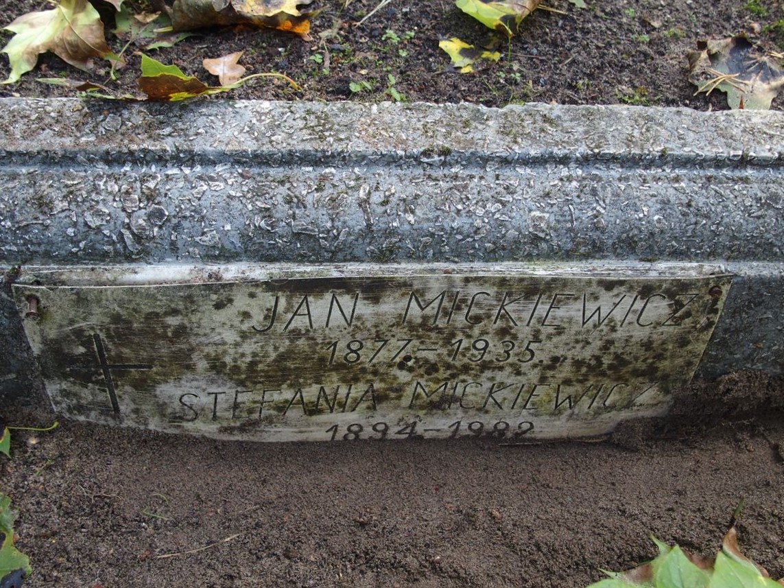 Inscription from the tombstone of Stefania Mickiewicz and Jan Mickiewicz, St Michael's Cemetery in Riga, as of 2021.
