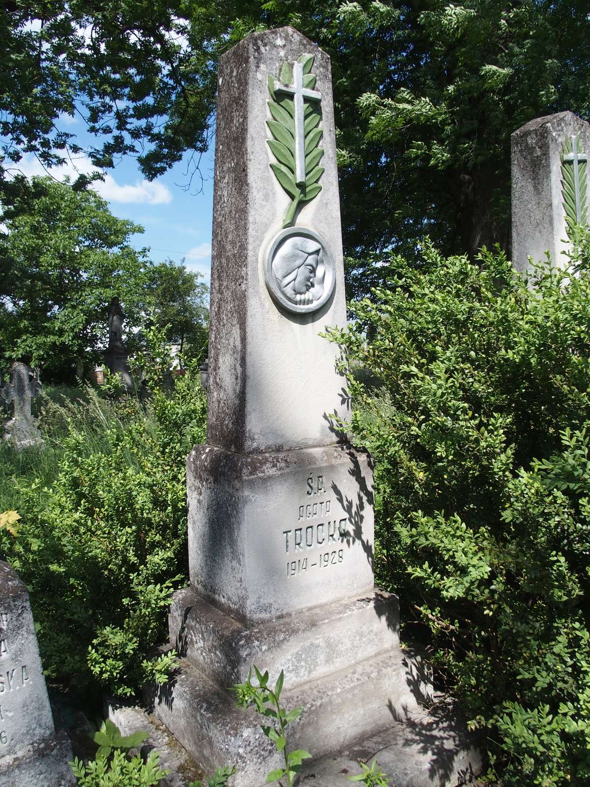 Nagrobek Agaty Trockiej, cmentarz w Zbarażu, stan z 2018 r.