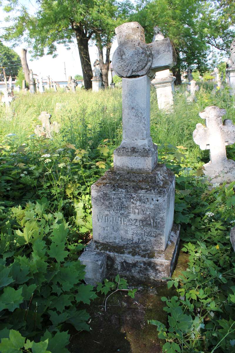Nagrobek Wincentego Wojcieszczuka, cmentarz w Zbarażu, stan z 2018 roku