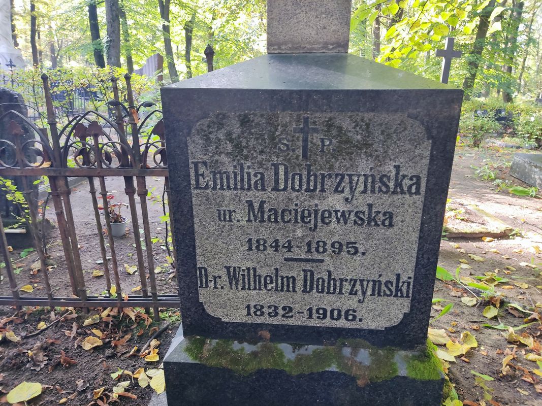 Tombstone of Emilia and Wilhelm Dobrzynski, St Michael's Cemetery, Riga