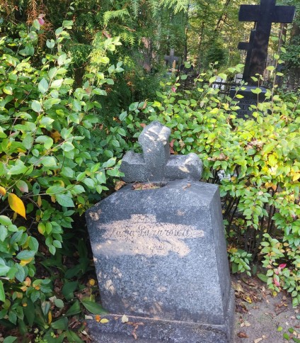Nagrobek Marii Lazarowej, cmentarz św. Michała w Rydze