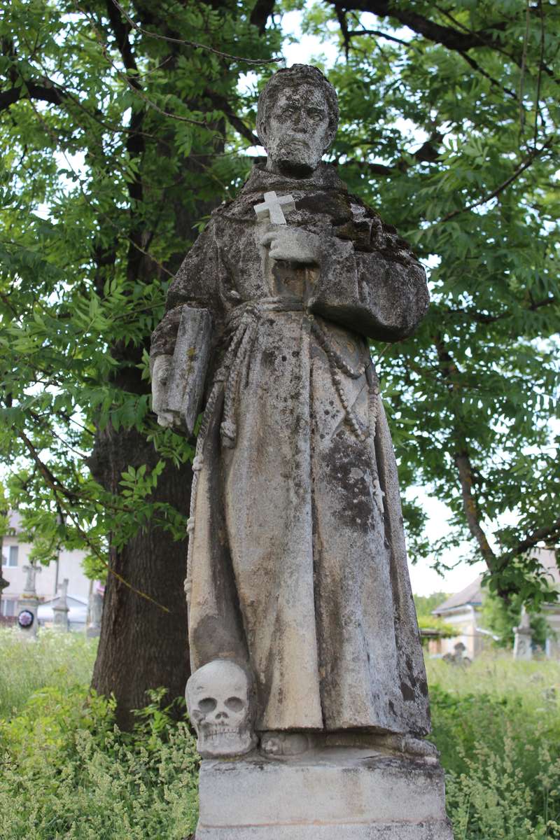 Fragment nagrobka Franciszka Janickiego, cmentarz w Zbarażu, stan z 2018 roku