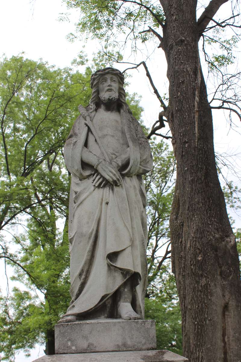 Fragment of the tombstone of Marcin and Antoni Niżnik, Zbarazh cemetery, as of 2018