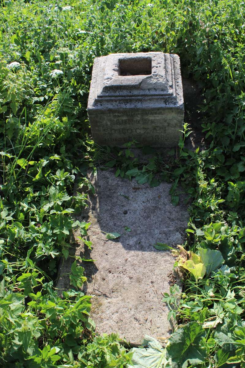 Leonora Sorczan's tombstone, Zbarazh cemetery, as of 2018