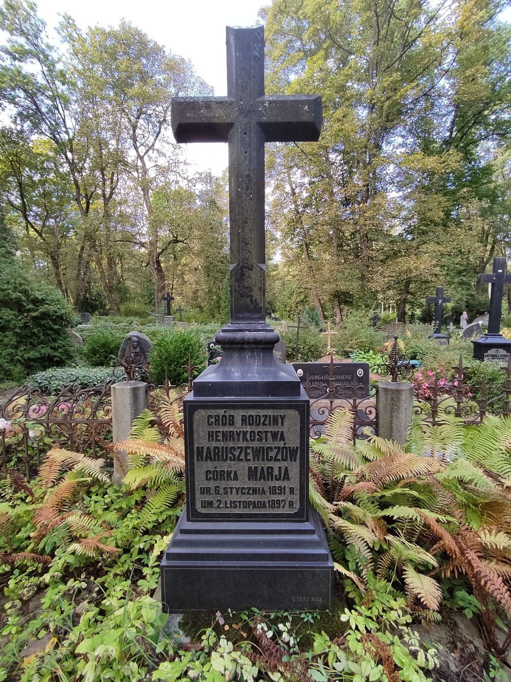 Tombstone of Maria Narushevich and N.N. Narushevich