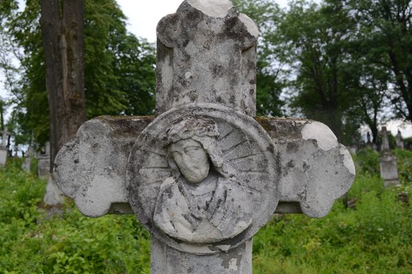 Detal nagrobka Piotra Szubera, cmentarz w Zbarażu, stan z 2018