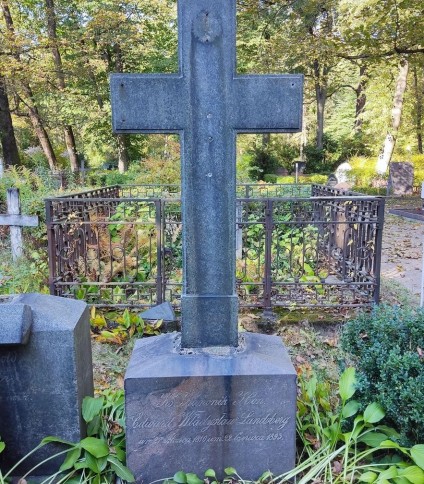 Nagrobek Edwarda Landsberga na cmentarzu św. Michała w Rydze, stan z 2022 r.