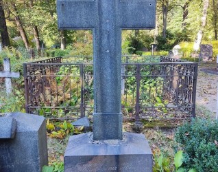 Nagrobek Edwarda Landsberga na cmentarzu św. Michała w Rydze, stan z 2022 r.