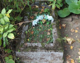 Nagrobek Izy Kyńskiej i Heronima Kyńskiego, cmentarz św. Michała w Rydze, stan z 2021 r