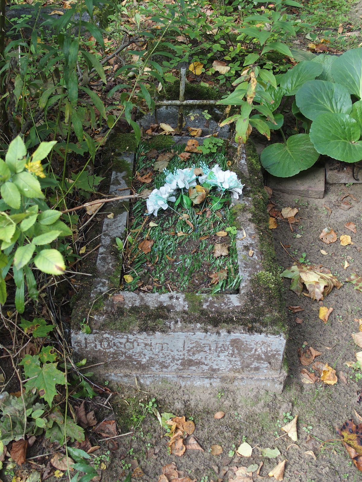 Nagrobek Izy Kyńskiej i Heronima Kyńskiego, cmentarz św. Michała w Rydze, stan z 2021 r