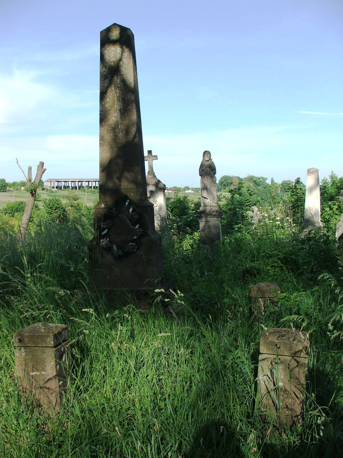 Tombstone of Eugenia Czerniawska and Karol and Seweryn Szul, Zbarazh cemetery, state of 2018